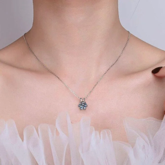 elegant charm necklaces for women -Aracel Moissanite Necklace