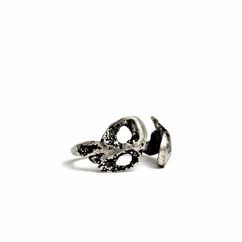 vintage gold rings for women -AMORPHOUS SKULLS OPEN RING