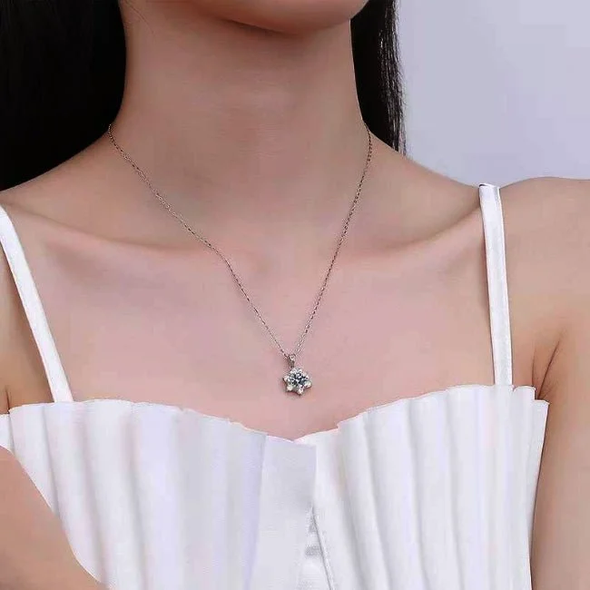 crystal pendant necklaces for women -Giselle Diamond Necklace