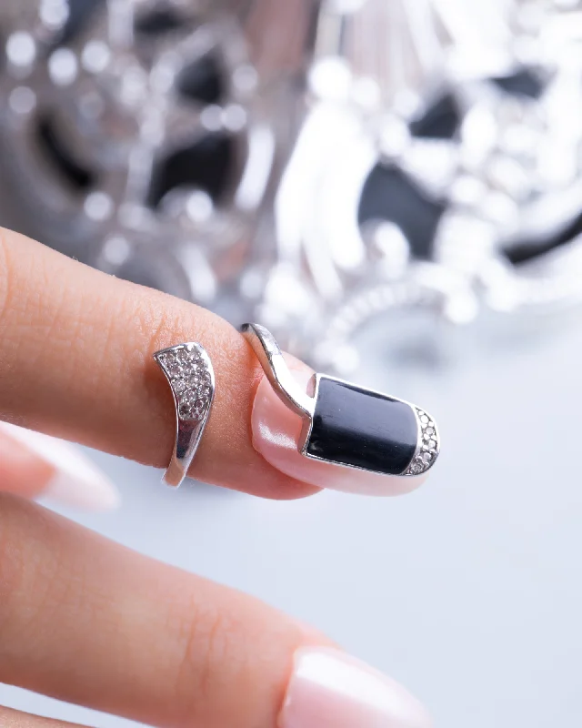 minimalist rings for women -Zircon Nail Black Ring (099)